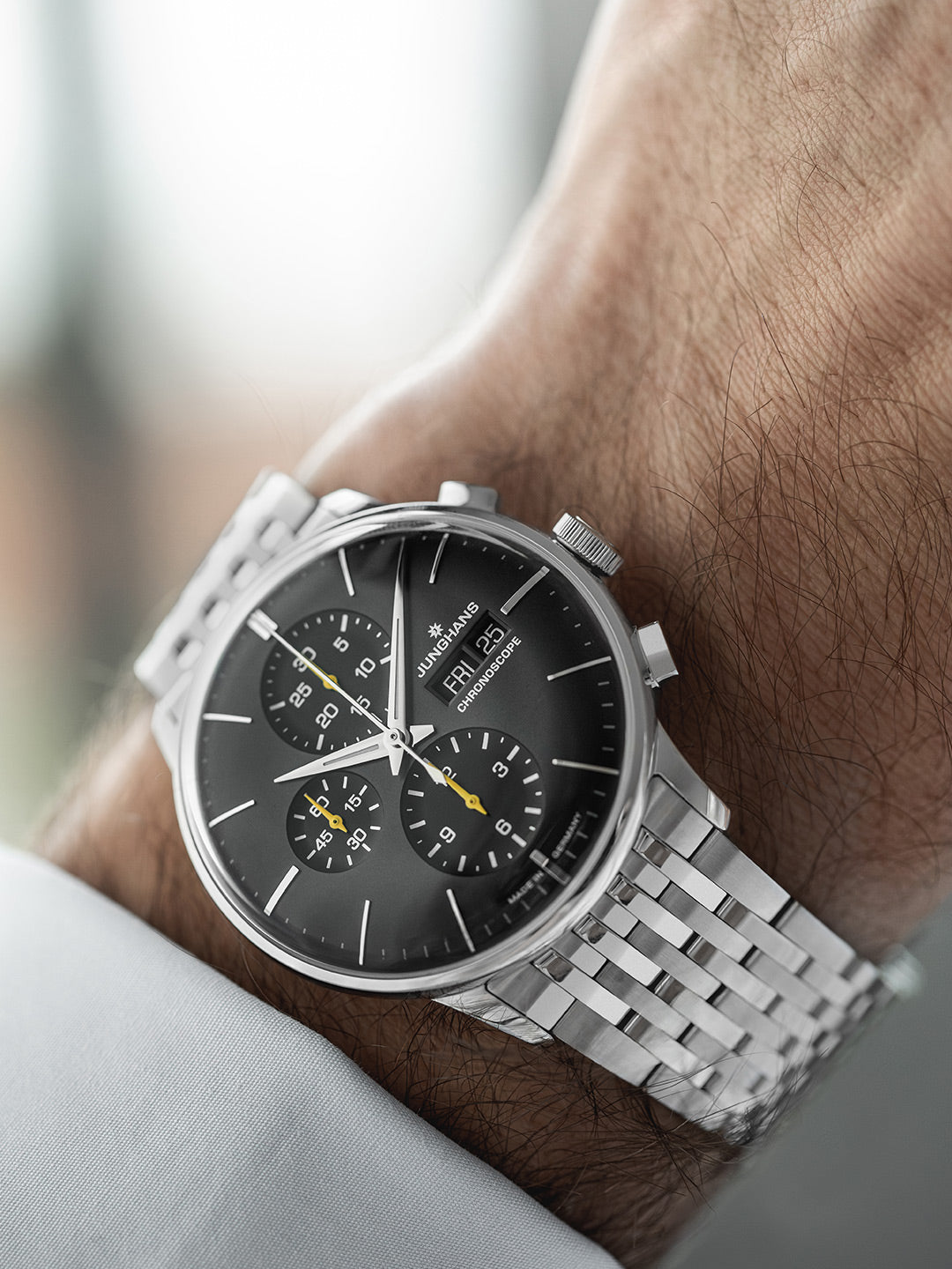 Junghans Meister Chronoscope 40,7mm 27/4429.46 am Handgelenk