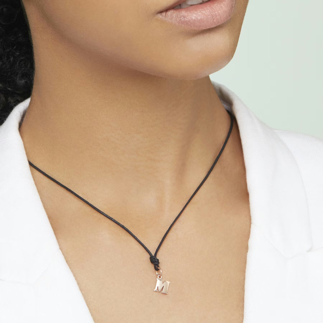 Anhänger Buchstabe M aus Roségold