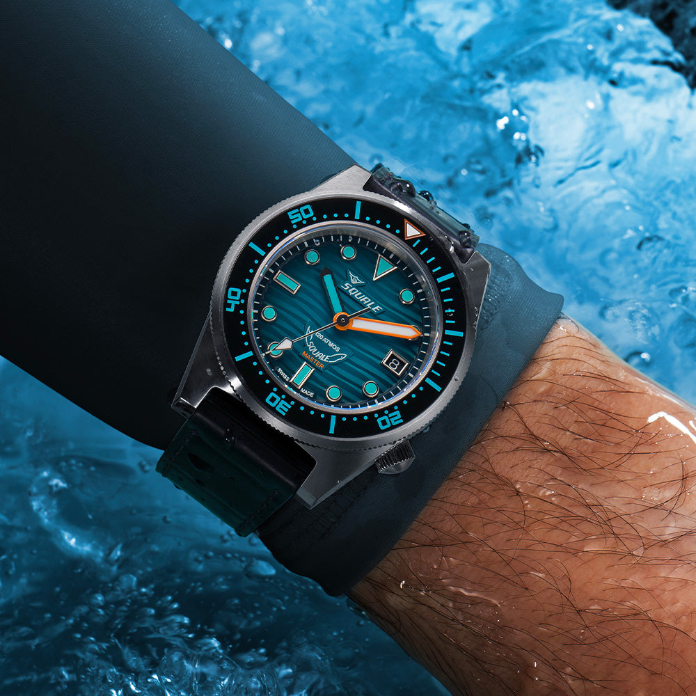 Squale Master Grand Vert 42mm Kautschukband MASTIBKGR.RAL am Handgelenk