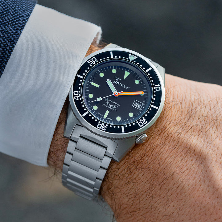 Squale 1521 Blue Blasted Kautschukband 1521BLUEBL.VO – am Handgelenk