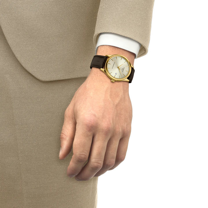 Tissot Classic Dream 40mm T158.407.36.261.00 am Handgelenk