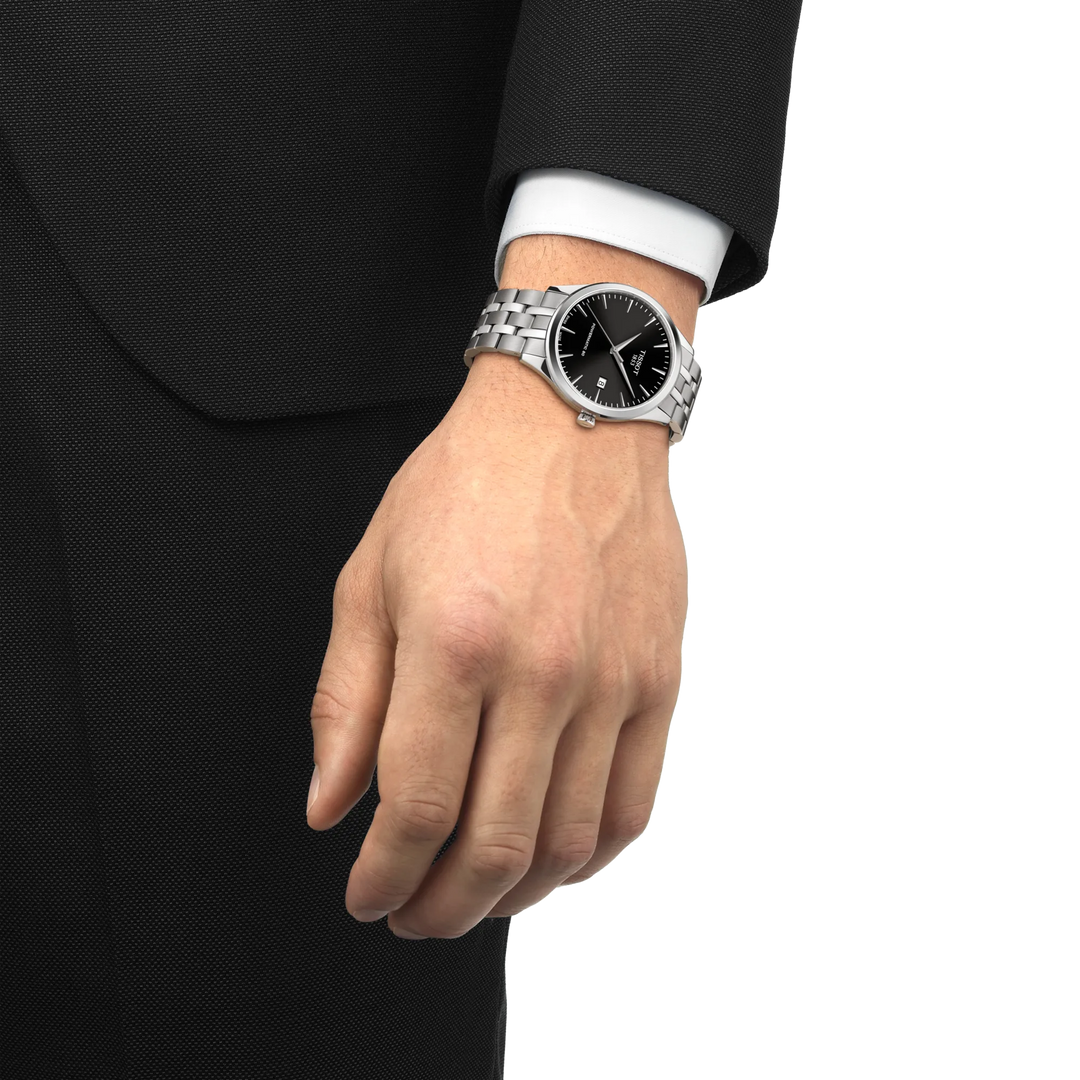 Tissot Classic Dream 40mm T158.407.11.051.00 am Handgelenk