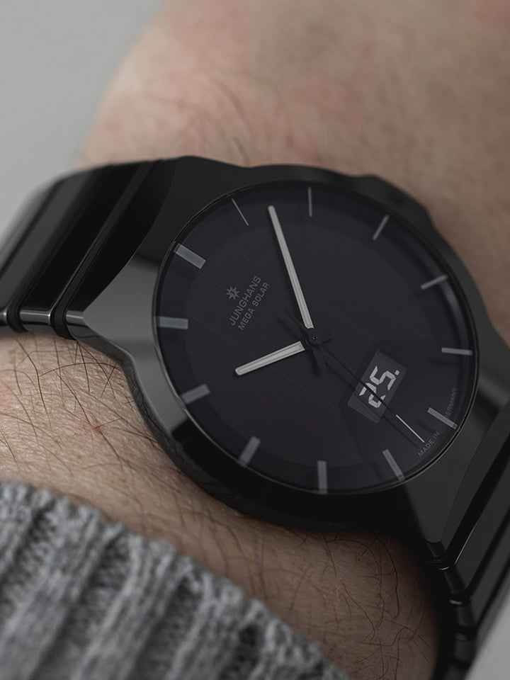 Junghans Force Mega Solar 40,4mm 18/1133.44 - Tragebild am Handgelenk