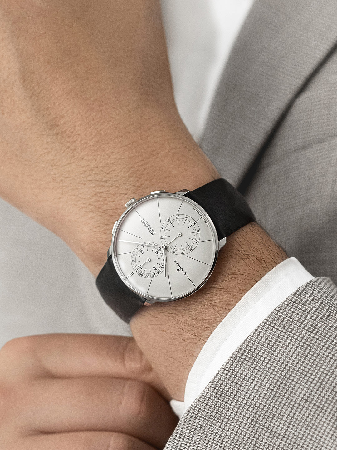 Junghans Meister fein Chronoscope MEGA Solar 39,5mm 59/4200.00 am Handgelenk