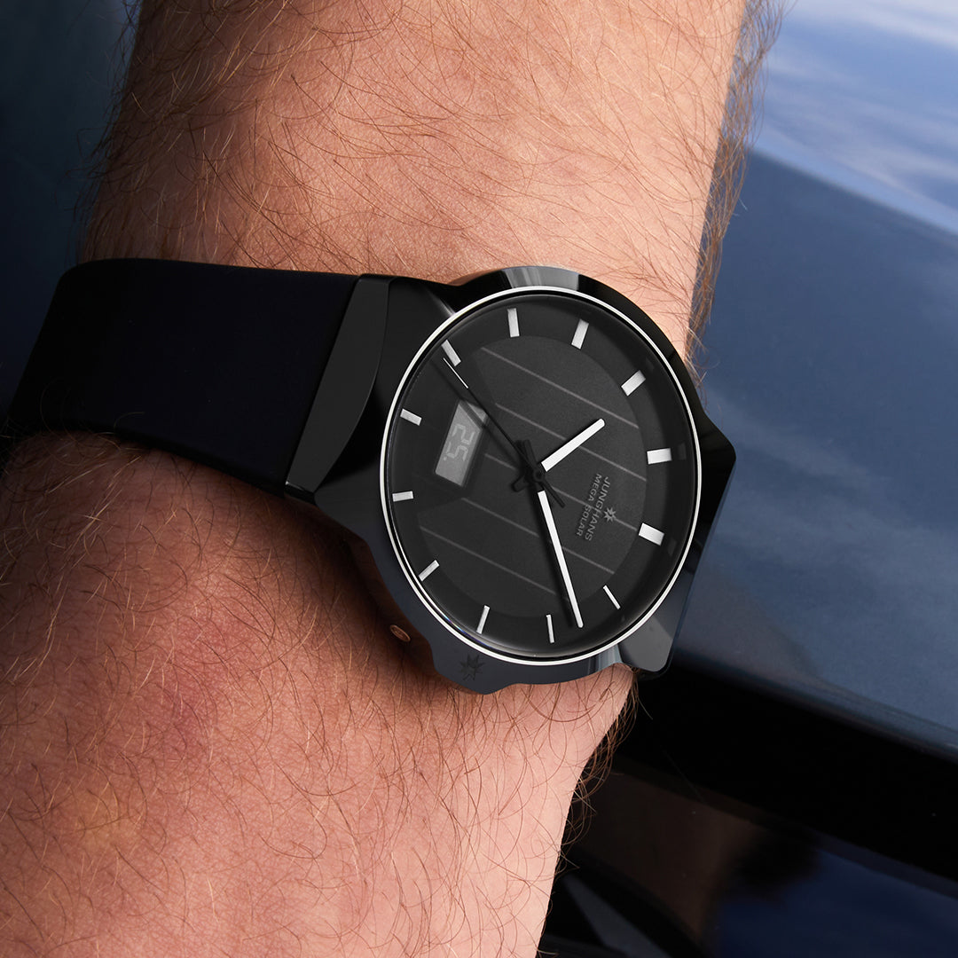 Junghans Force Mega Solar 40,4mm 18/1000.00 am Handgelenk