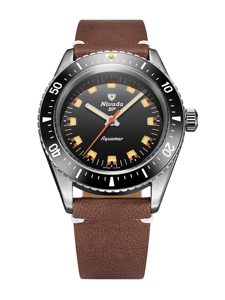 Nivada Grenchen Antarctic Diver Aquamar Black 38mm Lederarmband Braun weiße Naht 32068A14 - Zifferblatt Schwarz, Armband Leder
