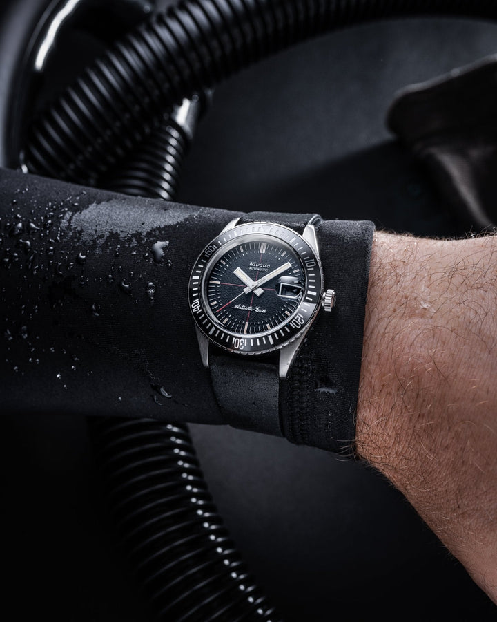 Nivada Grenchen Antarctic Diver Black No Date 38mm 32044A am Handgelenk
