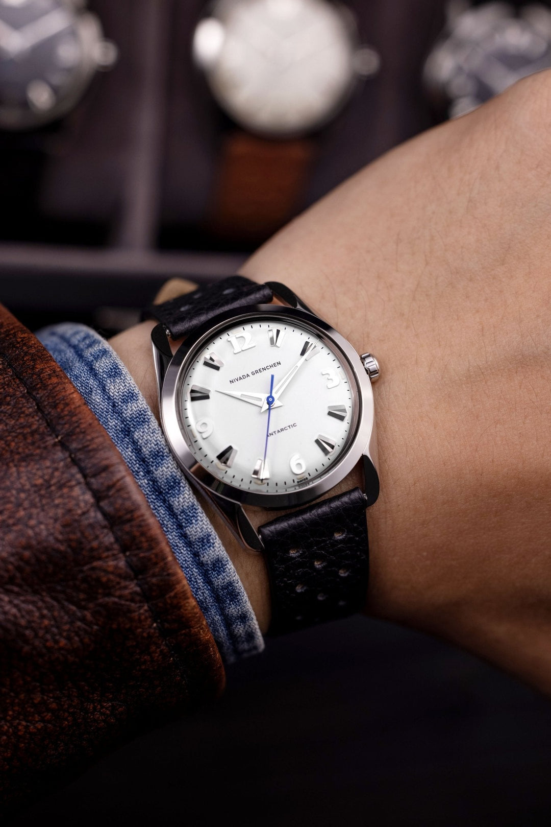 Nivada Grenchen Antarctic White 35mm 35005M am Handgelenk