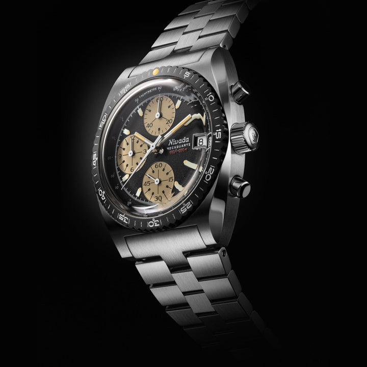Nivada Grenchen Autochron Mecaquartz Black 38mm 77001Q - Gehäuse im Profil