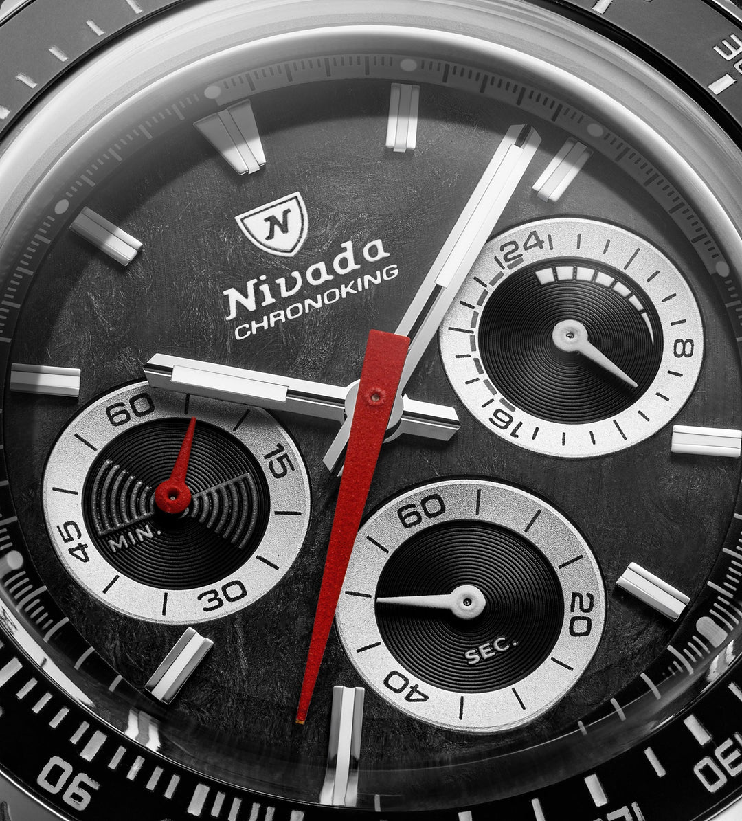 Nivada Grenchen Chronoking Mecaquartz Racing Black 38mm 87048Q - Zifferblatt im Detail