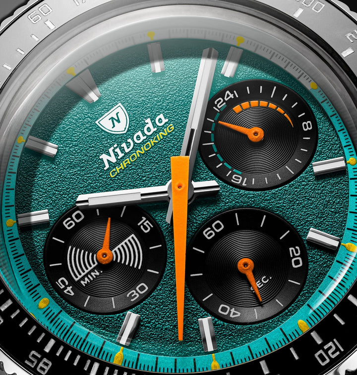 Nivada Grenchen Chronoking Mecaquartz Racing Green 38mm 87051Q - Zifferblatt im Detail