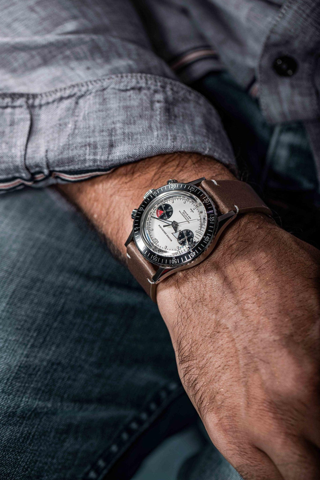 Nivada Grenchen Chronomaster White Panda 38mm 86010WM am Handgelenk