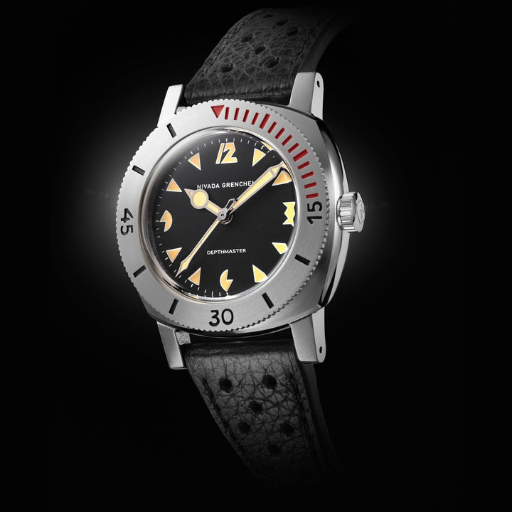 Nivada Grenchen Depthmaster Art Deco 39mm 14105A - Gehäuse im Profil