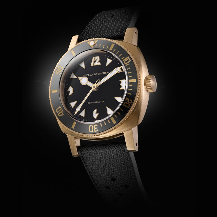 Nivada Grenchen Depthmaster Bronze 39mm 14123A - Gehäuse im Profil