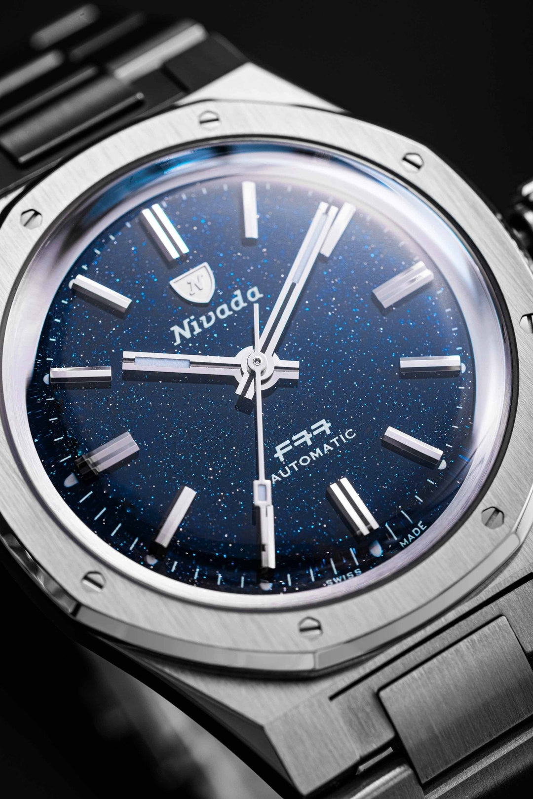 Nivada Grenchen F77 SST Dark Blue Aventurine MK1 37mm 68010A77 - Zifferblatt im Detail