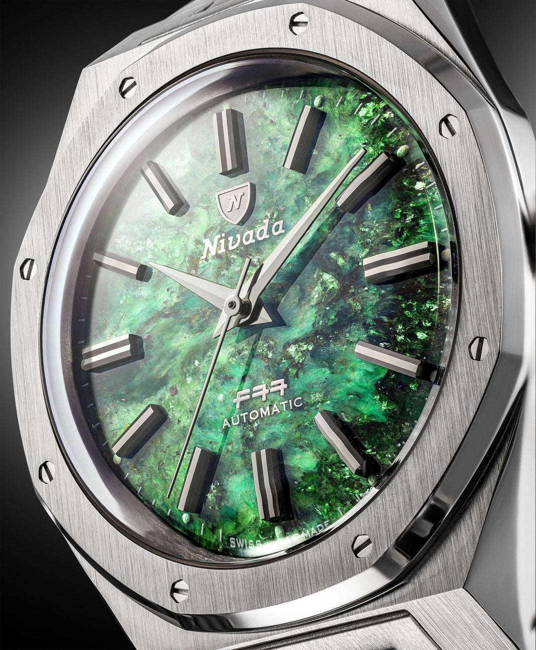 Nivada Grenchen F77 SST Green Aventurine MK2 38mm 68053A77 - Zifferblatt im Detail