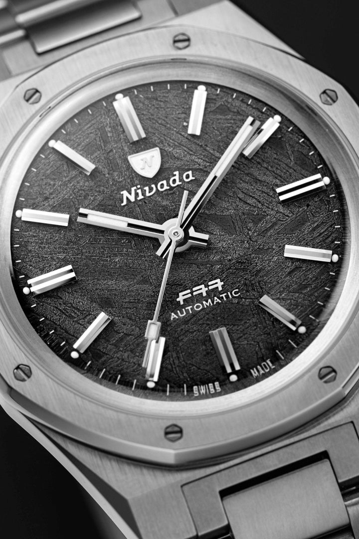 Nivada Grenchen F77 SST Meteorite MK2 41mm 69041A77C - Zifferblatt im Detail