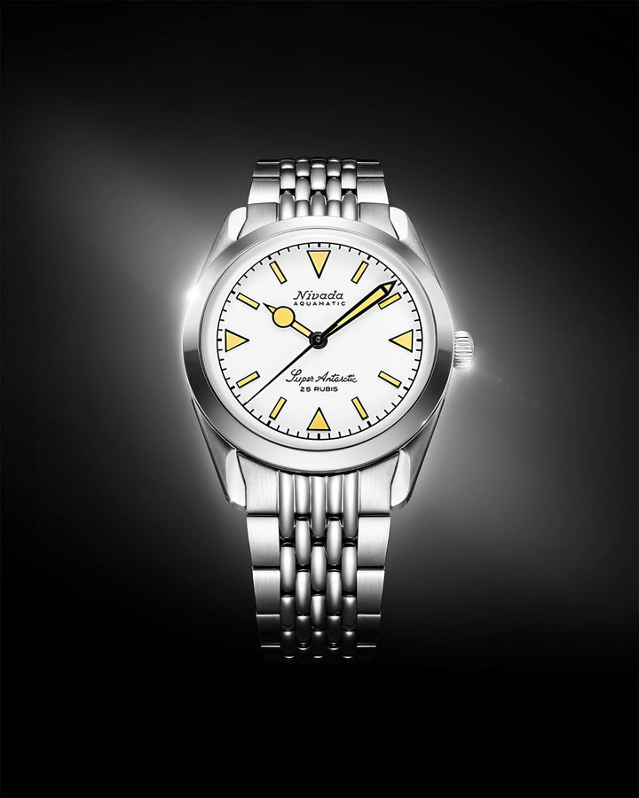 Nivada Grenchen Super Antarctic White Beige Luminova 38mm 32064A - Zifferblatt im Detail