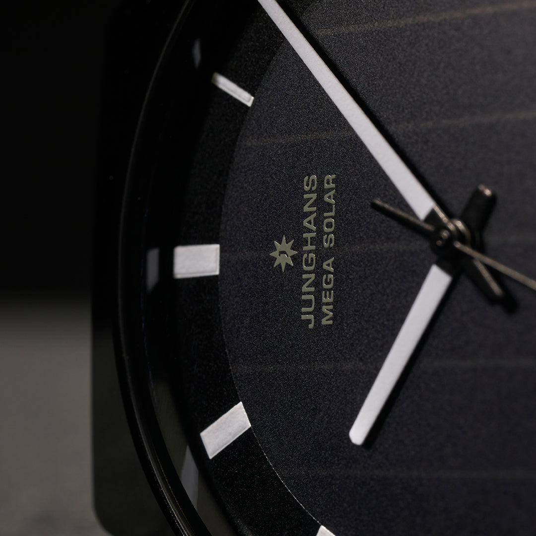 Junghans Force Mega Solar 40,4mm 18/1000.00 - Zifferblatt im Detail