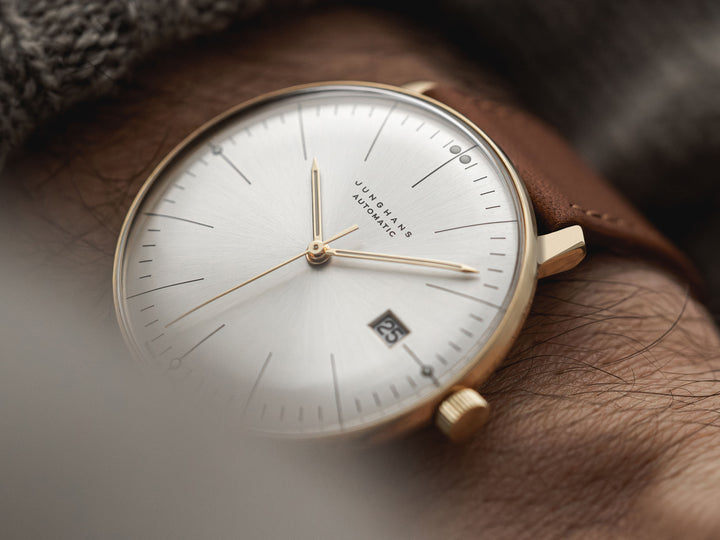Junghans Max Bill Automatic 38mm 27/7002.02 - Zifferblatt im Detail