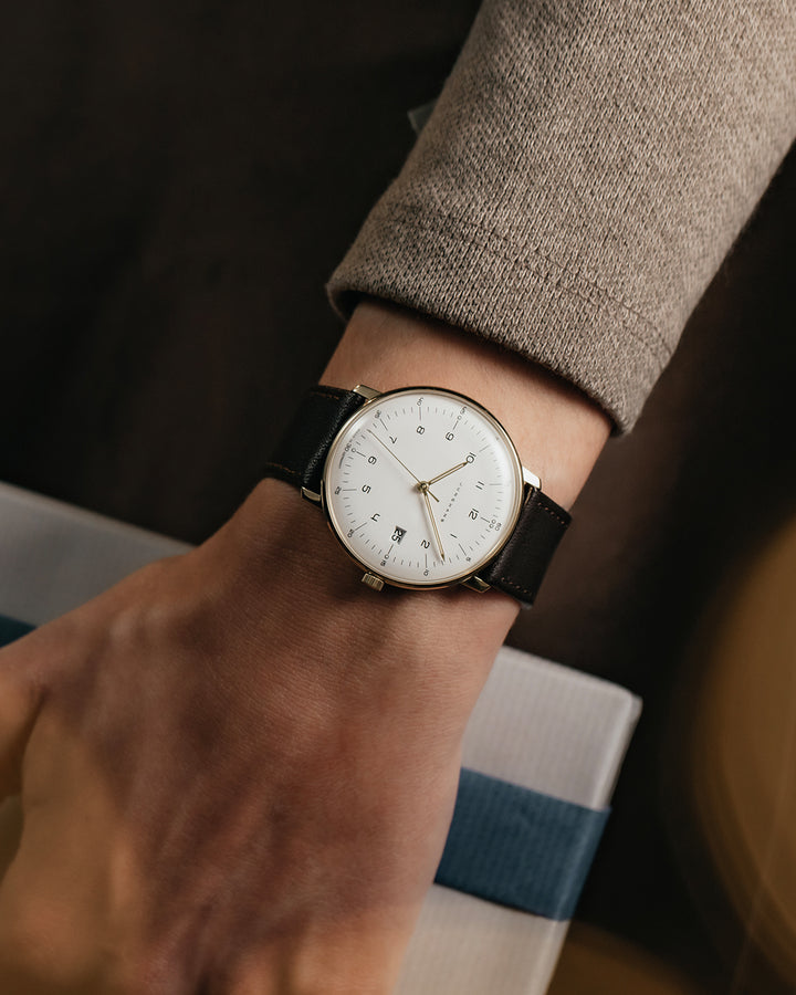 Junghans Max Bill Quarz 38mm 41/7872.02 am Handgelenk