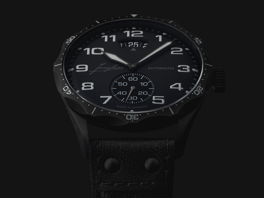 Junghans Pilot Automatic 43,3mm 27/4491.00 - Zifferblatt im Detail
