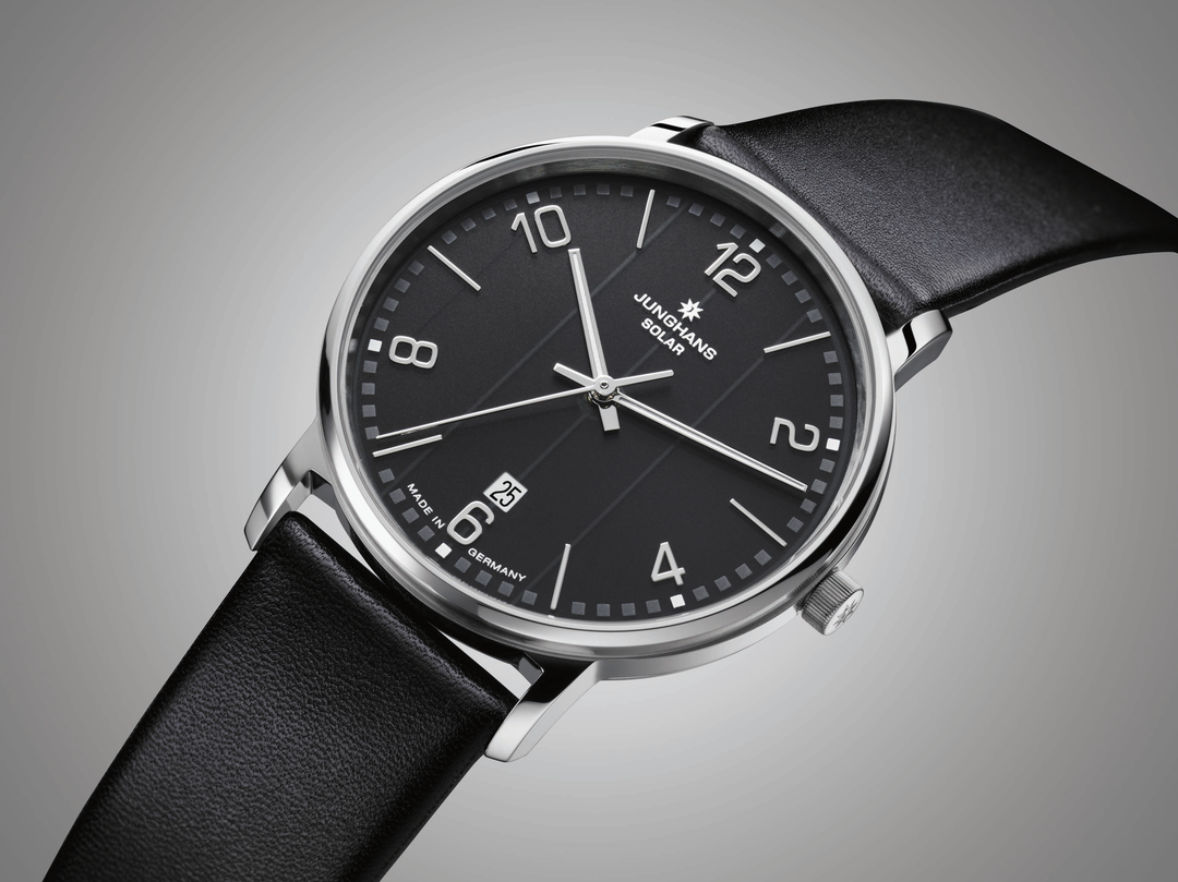 Junghans Milano Solar 37mm 14/4062.00 - Schrägansicht