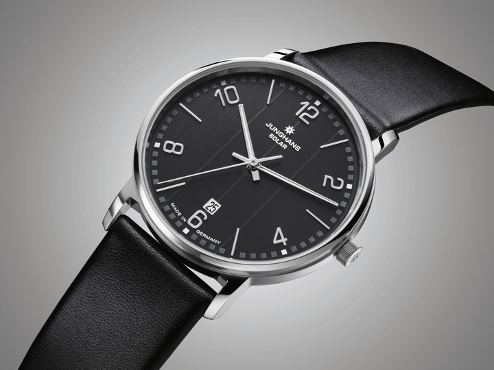 Junghans Milano Solar 37mm 14/4062.00 - Schrägansicht