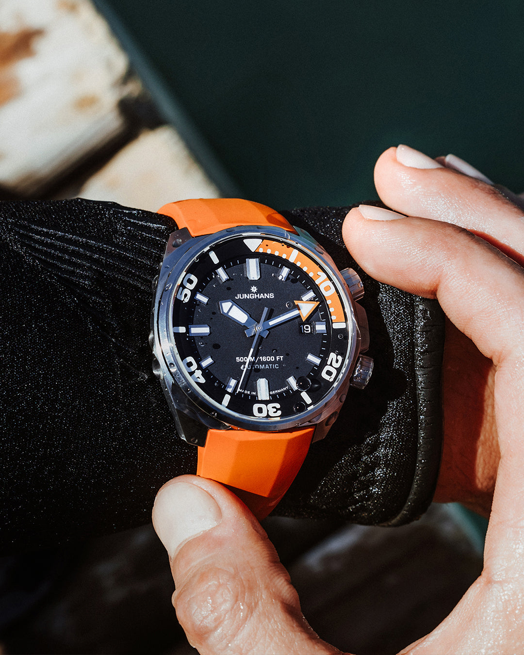 Junghans Aquaris Diver 46,9mm 27/4668.44 am Handgelenk