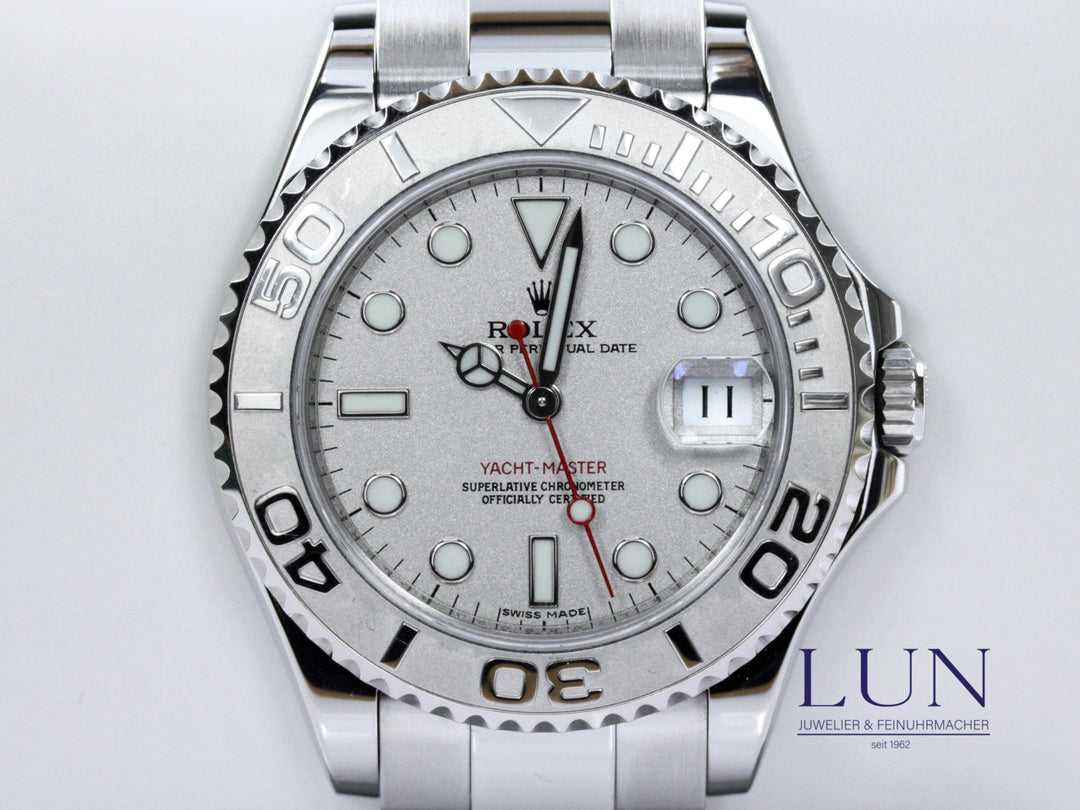 168622_RLX_Yacht-Master_Mid_Stahl_Platin_2019_LC608_FSet_1-scaled