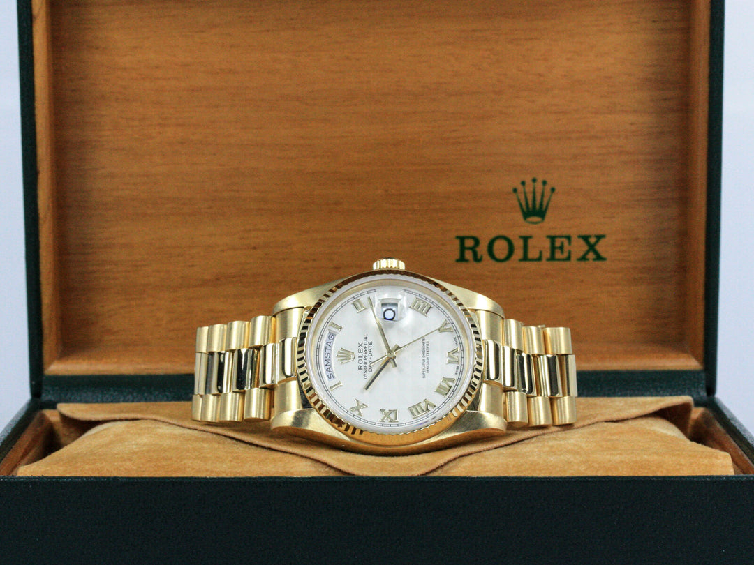 18038_RLX_Day-Date_18k_President_Pyramiden_ZB_Serial_7381XXX_1982_0
