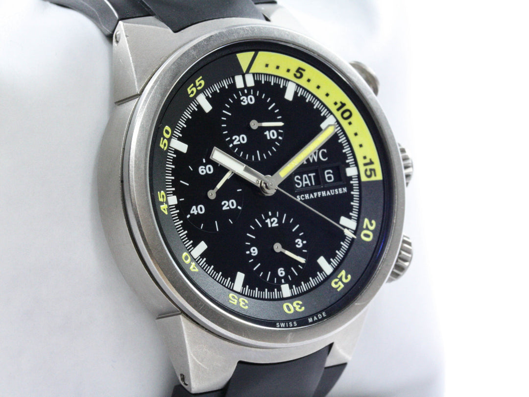 IW371903_IWC_Aquatimer_Chronograph_DayDate_Titan_42mm_FSet_3-scaled
